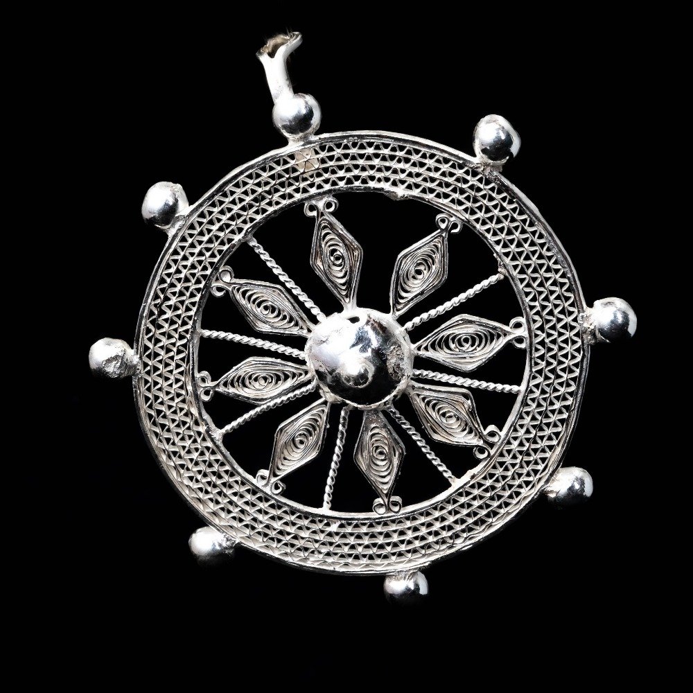 Silver classy design pendants